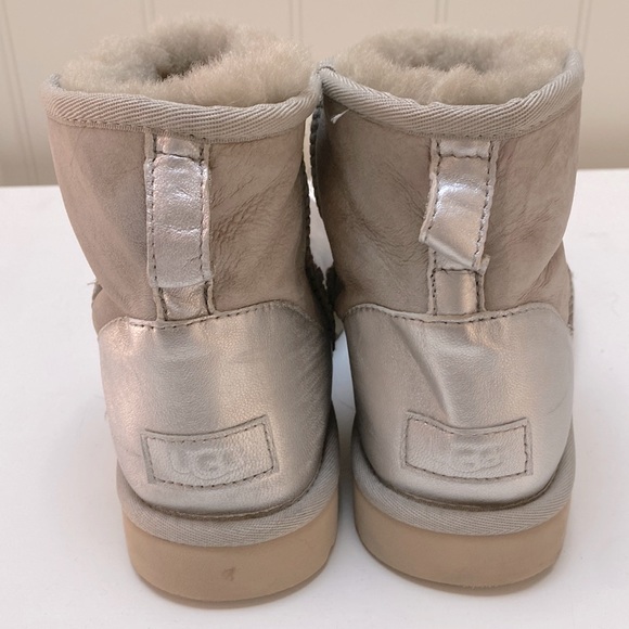 Womens Ugg Boots Classic Mini Grey and Silver Size 8 - Picture 1 of 7